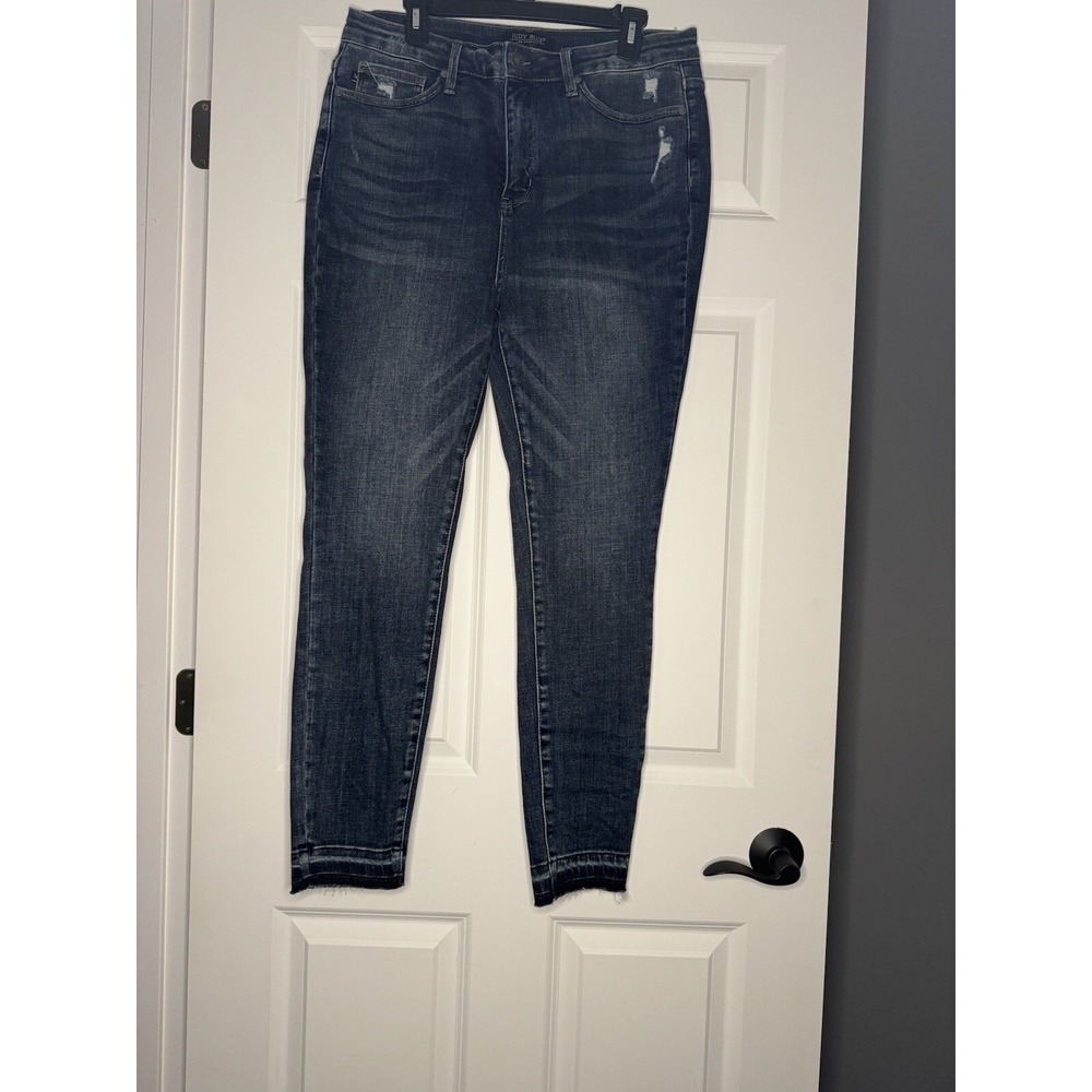 Judy Blue Skinny Fit Denim Jeans 15/32 Some Distressing